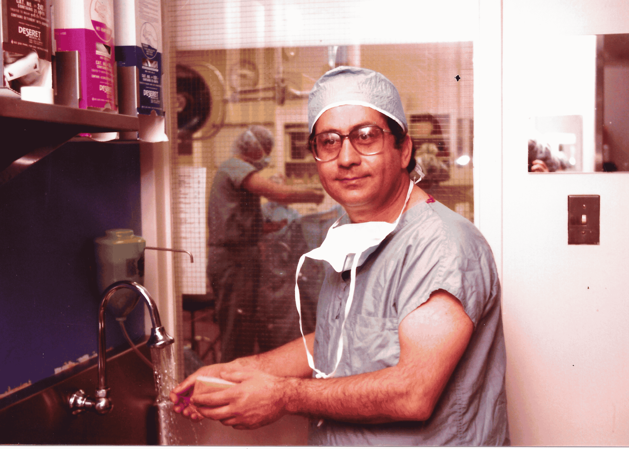 Dr. Dertad Manguikian